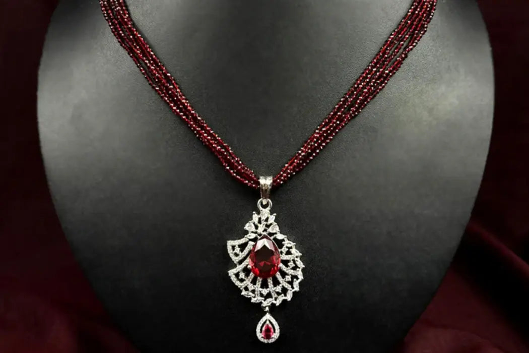 Why Every Woman Needs a Statement Necklace in Her Jewelry Collection