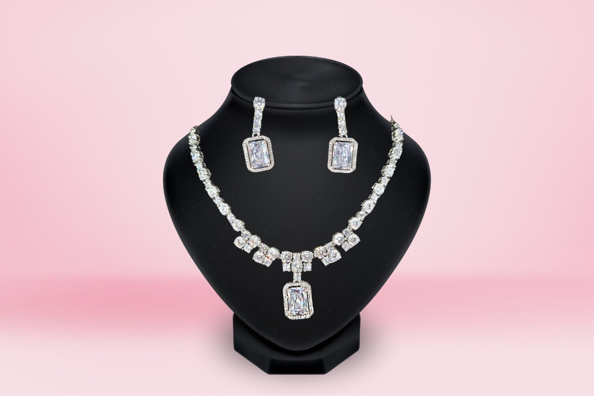 Stylish Necklaces by Diwam Jewels