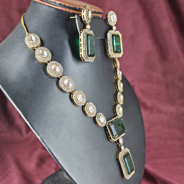 Beautiful Emerald and Zircon Stones Studded Women's Jewellery Set