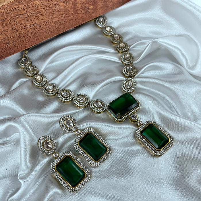Beautiful Emerald and Zircon Stones Studded Women's Jewellery Set