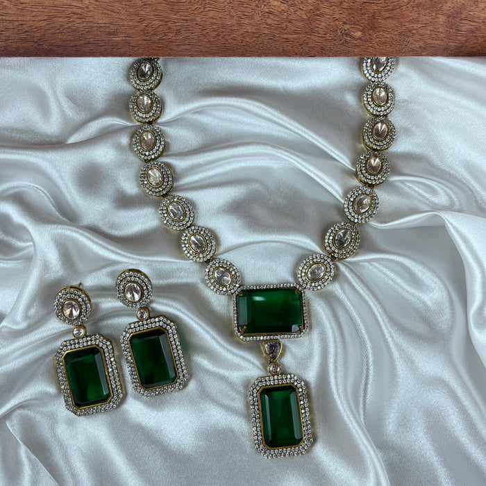 Beautiful Emerald and Zircon Stones Studded Women's Jewellry Set